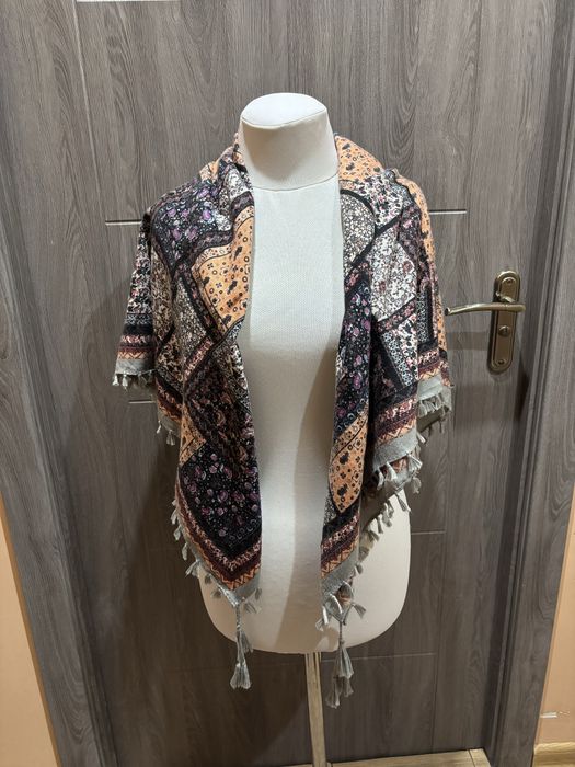 Жіночий шарф косинка