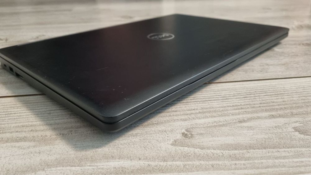 Ноутбук Dell 5590/I5-8250U/DDR4-16/SSD M2-512 gb