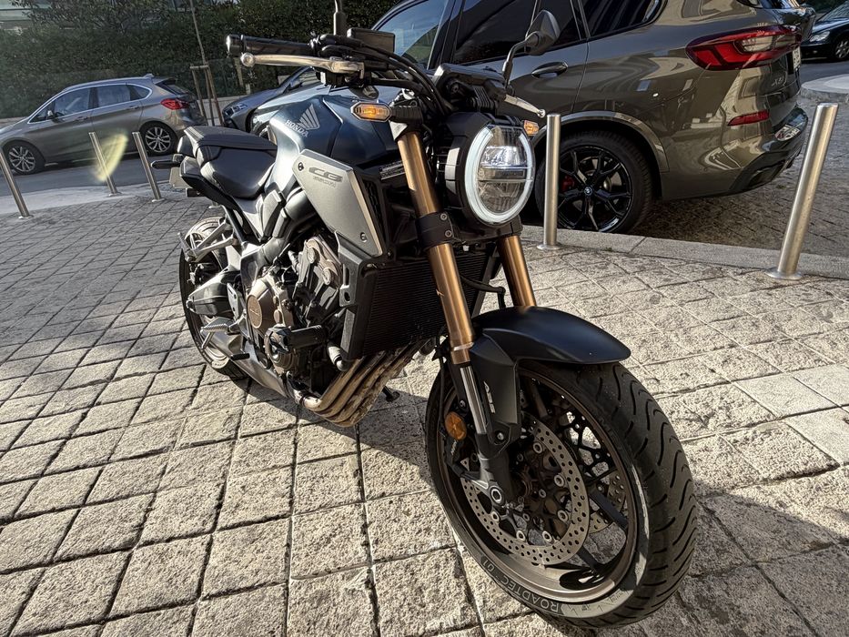 Honda CB650R 95 Cv (70 Kw) com apenas 6750 km