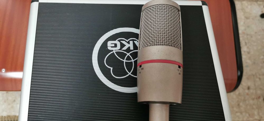 Microfone de  Estúdio AKG C4000 B