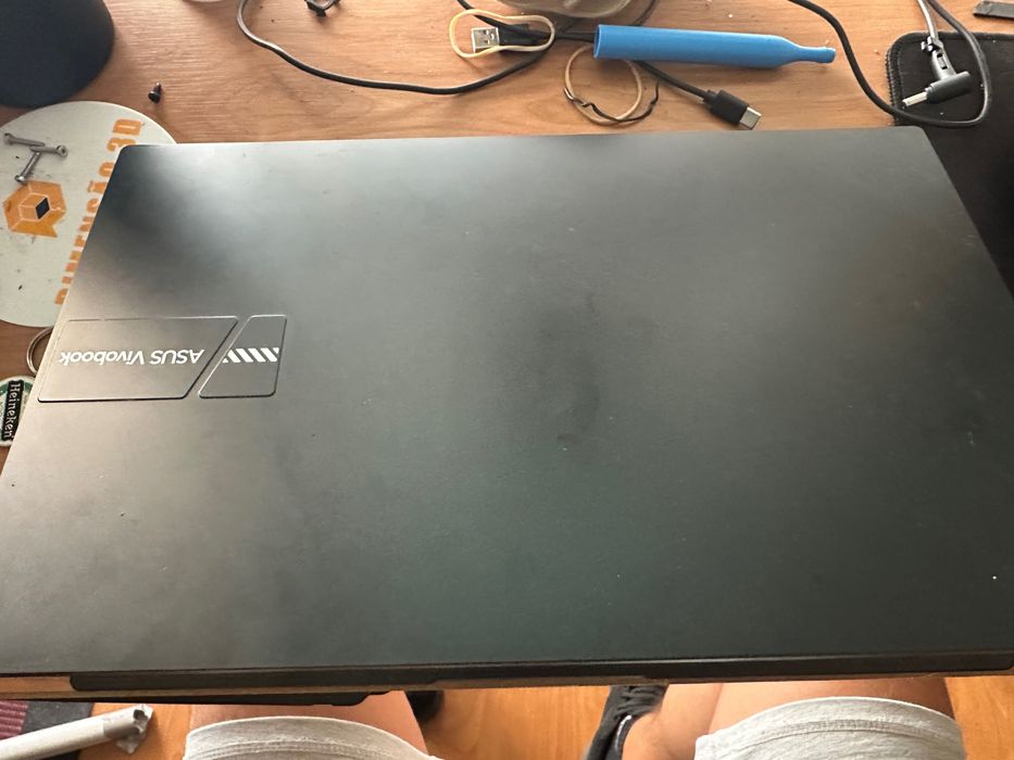 ASUS Vivobook 15 OLED M1505YA-R77AOHDPB2 – Como Novo | Ryzen 7 | 16GB RAM | OLED 2.8K | Garantia
