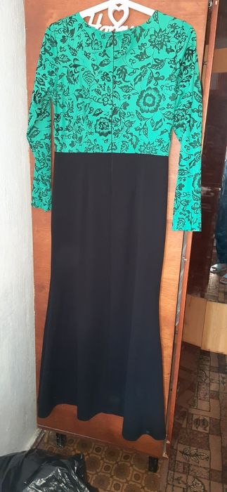 Молодіжна жіноча сукня