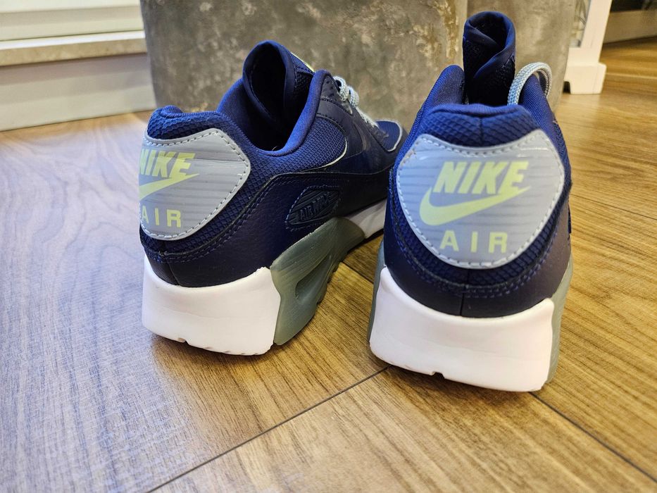 Nike Air Max 36 granat