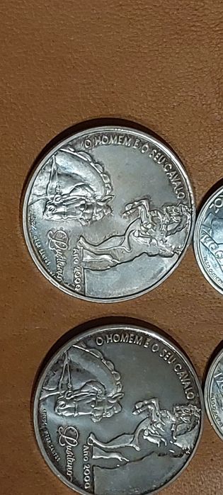 moedas de escudo em prata