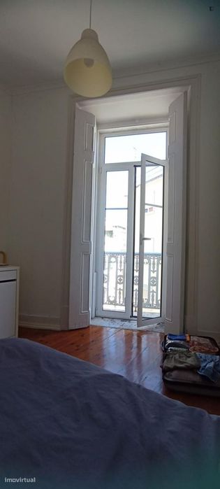Quarto - localizado em Arroios Lisbon