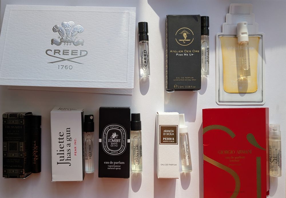 Мініатюри духов.