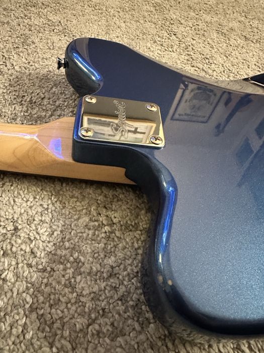 Fender Squier Paranormal Toronado + afinadores Wilkinson Deluxe