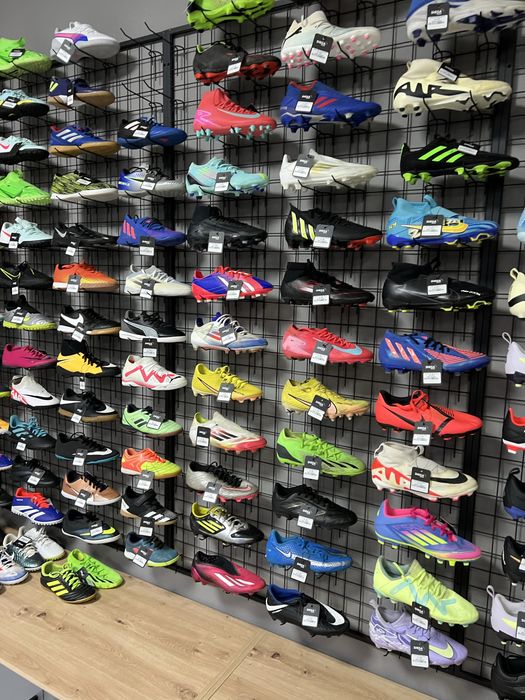 Бутси, Сороконожки, Футзалки, Футбольне взуття, Оригінал