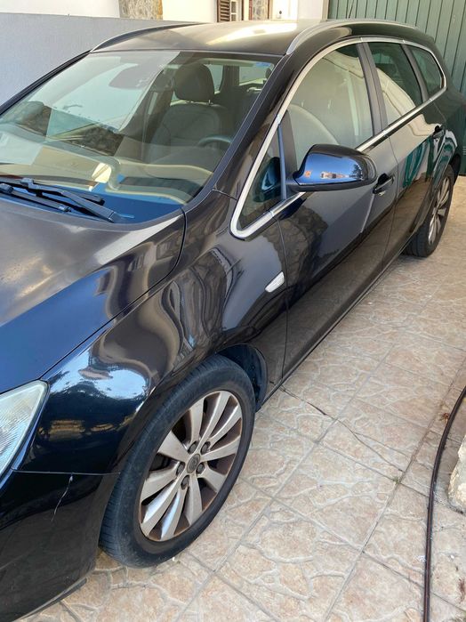 Opel Astra J Sports Tourer 1.7 CDTI (125cv), versão Cosmo
