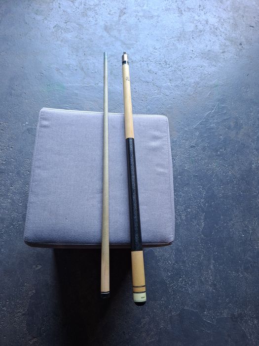 Kij do bilarda , snookera 149 cm drewno  SKRĘCANY