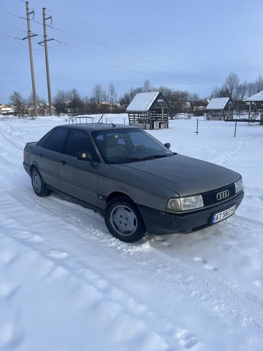 Автомобіль Audi 80