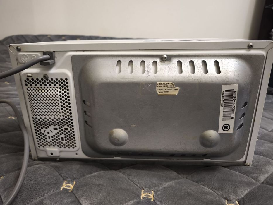 Мікрохвильова піч LG MS-1949W