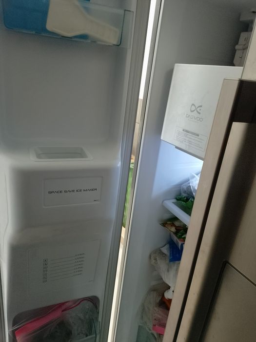 Lodówka side by side