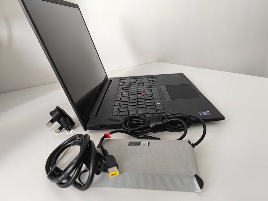 Lenovo ThinkPad P1 Gen 6 - i7-13800H 32GB 1TB RTX A1000