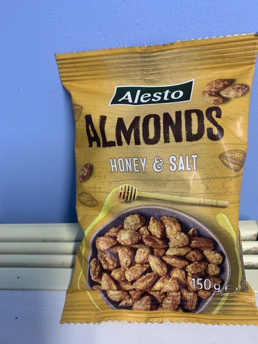 Фісташки, Арахіс, Миндаль з різними смаками та безліч інших товарів