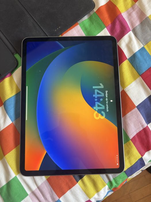 Ipad Pro 11” 4.ª Geraçao 2022 + Capa com Teclado