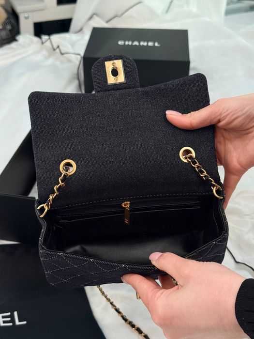 Сумка Chanel.