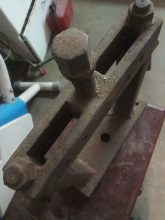 Prenssa antiga. Funciona .