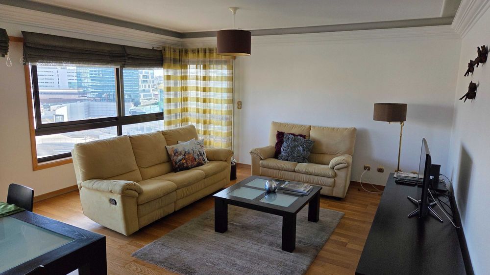 T3 6º andar, Nascente-Poente, muita luz e vista desafogada - Alvalade