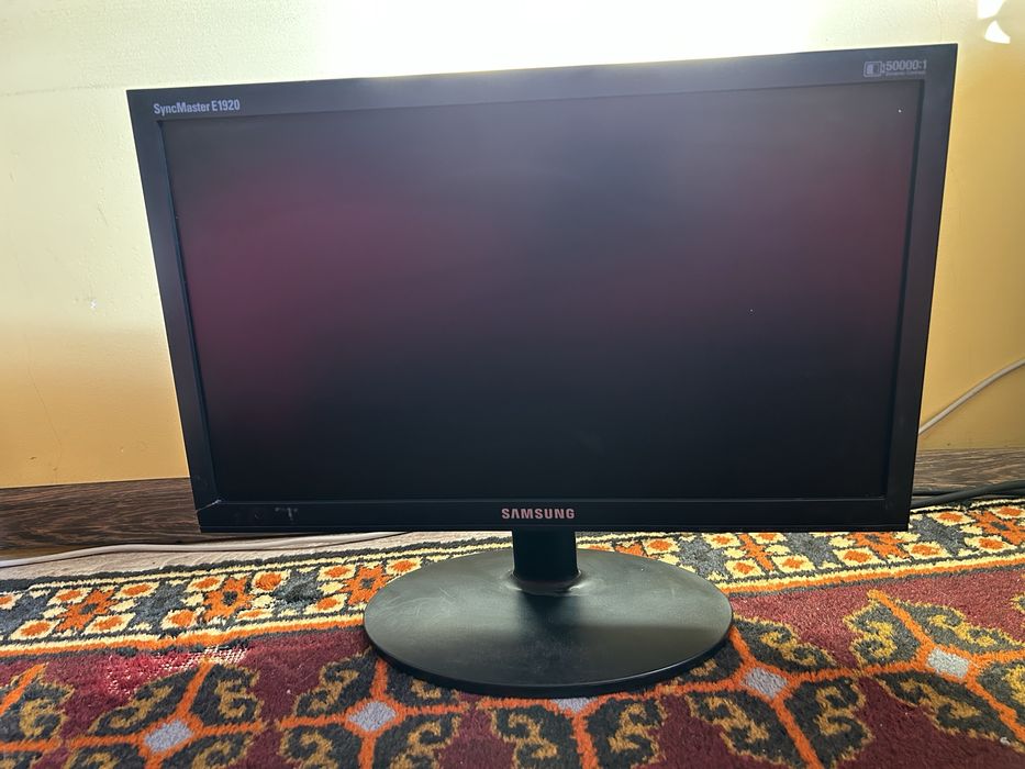 Монітор 18.5" Samsung E1920N