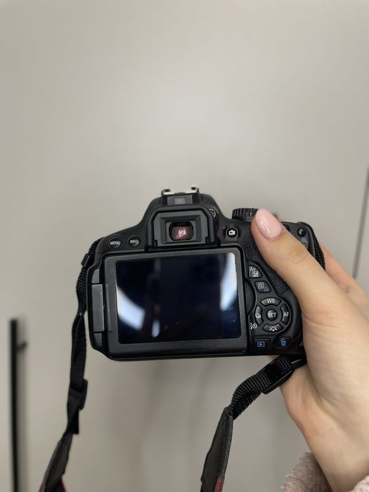Фотоапарат Canon 650d