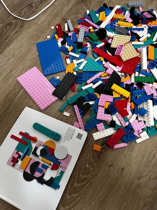 Lego Set Modern Art