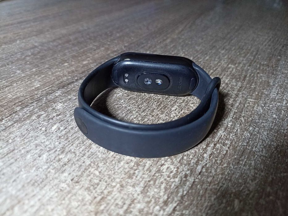 Фітнес-браслет Xiaomi Mi Smart Band 8 не працюють