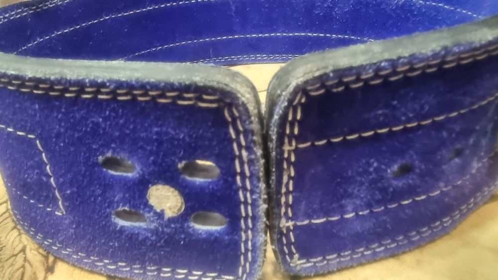 Pas do trójboju , ciężary