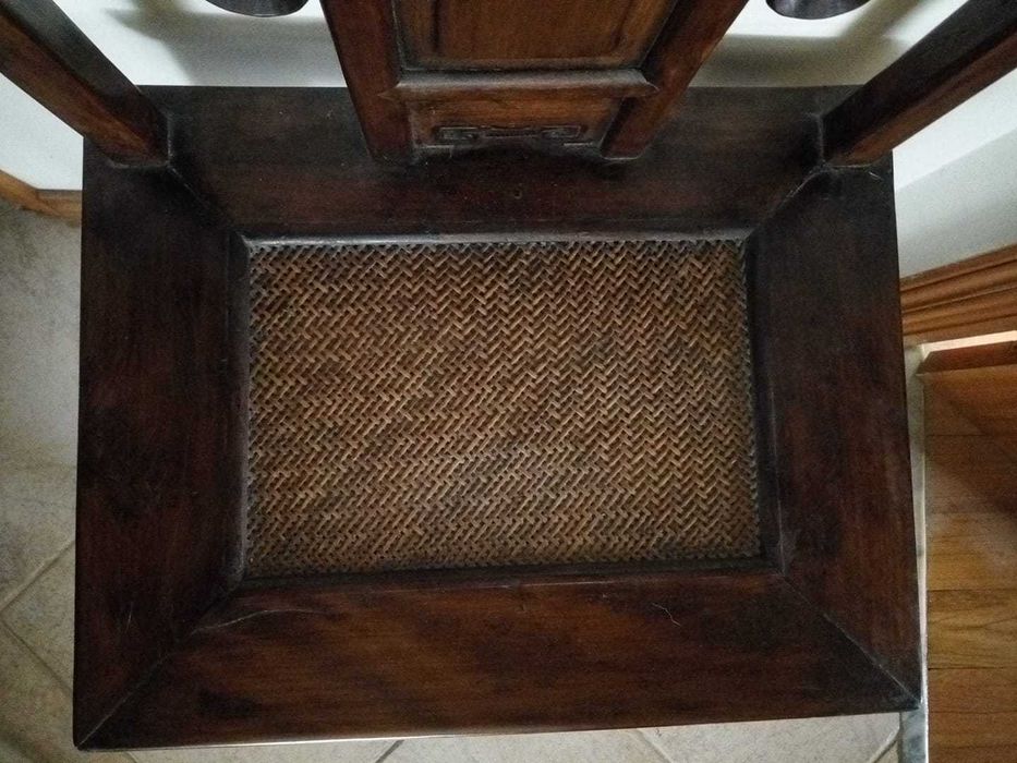 Cadeira Chinesa de Madeira Maciça