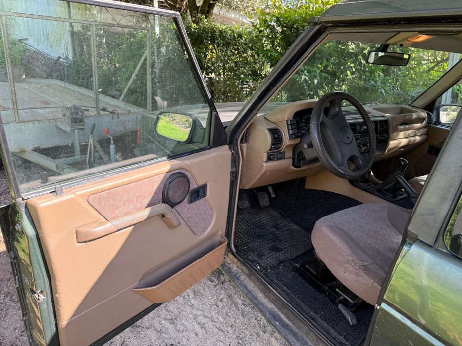 Land rover discovery 300