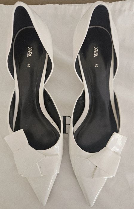 Białe kremowe buty czółenka Zara szpilka szpic sandały
