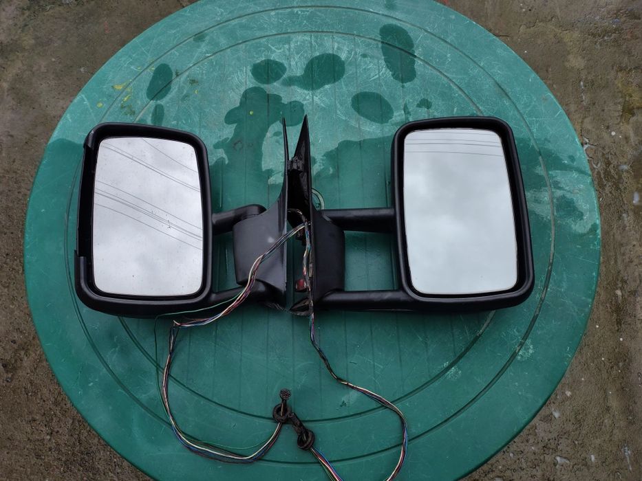 Дзеркало для спрінтера, ліве водійське з невеликим дефектом.