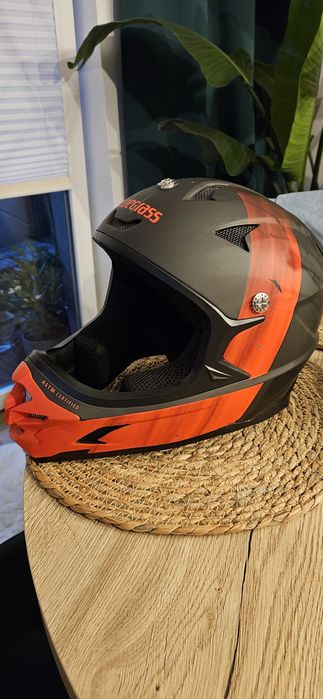 OKAZJA! Kask rowerowy Fullface Bluegrass Intox czerwony