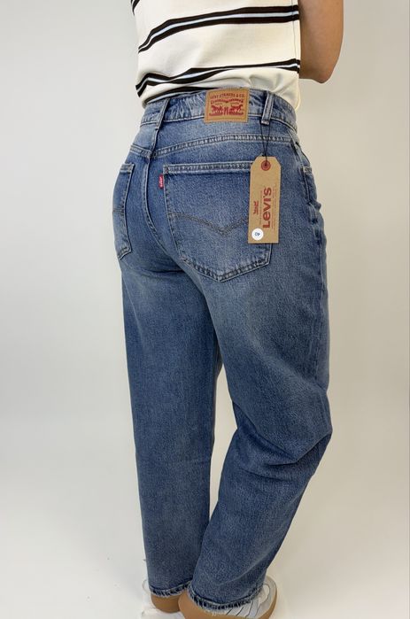 Calca levis mom fit nova