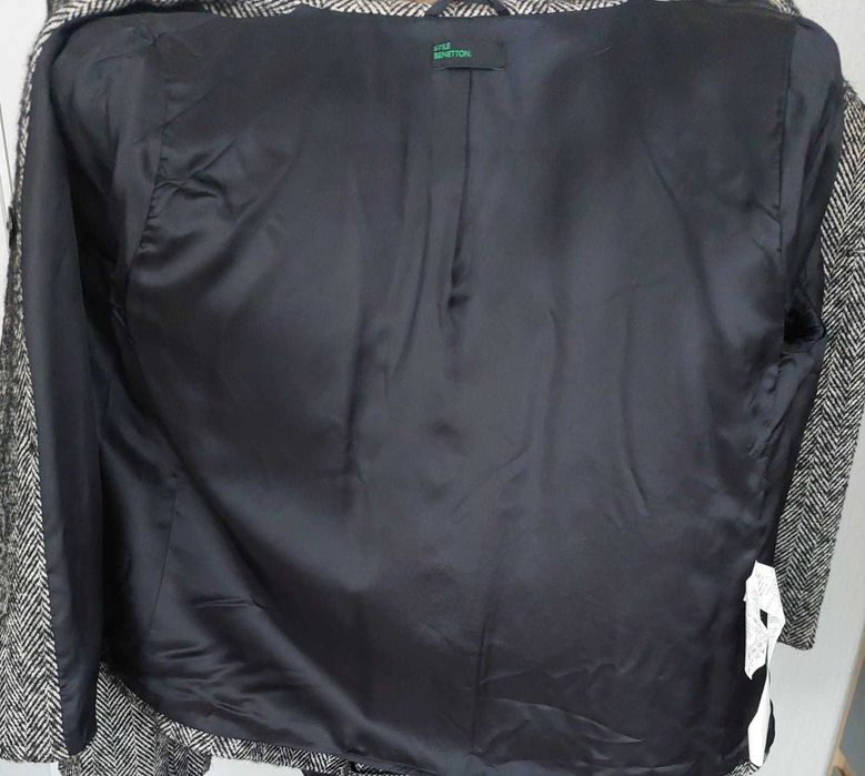 Жакет жіночій BENETTON  р.42 осінь/весна .