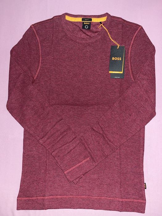 Wyprzedaż lekki swetr męski Hugo Boss.