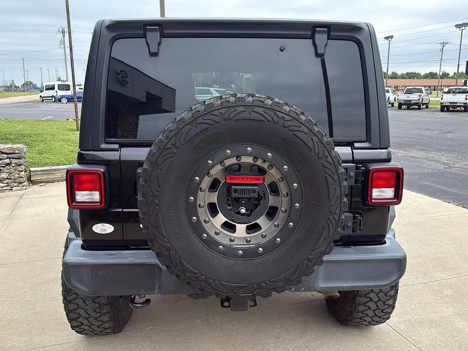 Jeep Wrangler Unlimited Sport S      2018