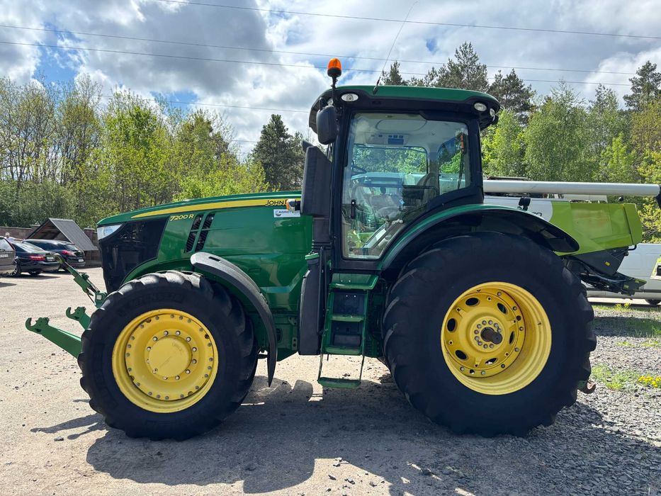 John Deere 7200R