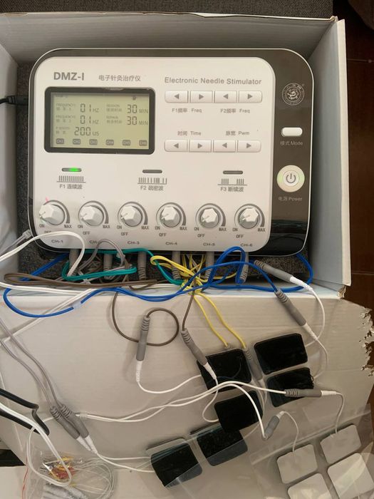 Багатофункціональний електричний стимулятор м'язів акупунктурний масаж