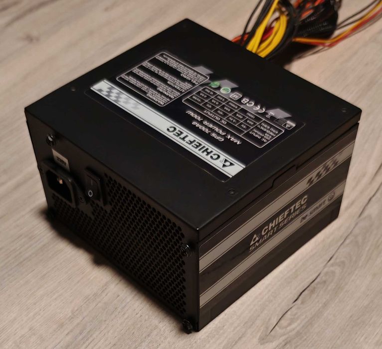 Zasilacz komputerowy Chieftec Smart Series 700W 80 Plus