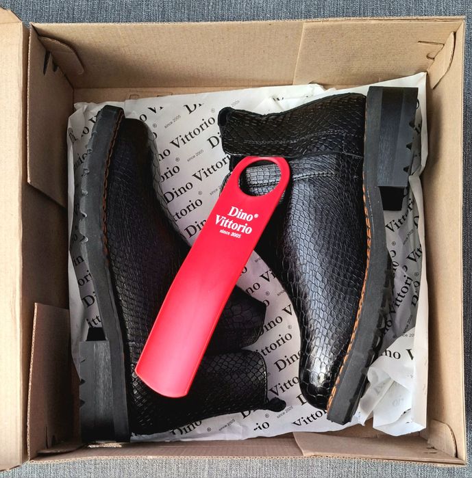 Жіночі натуральні лаковані челсі осінні черевики чорні  35 37 39 40