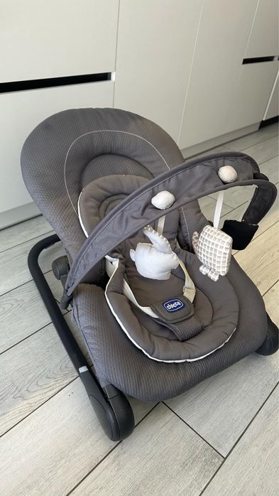 Крісло гойдалка Сhicco Hoopla