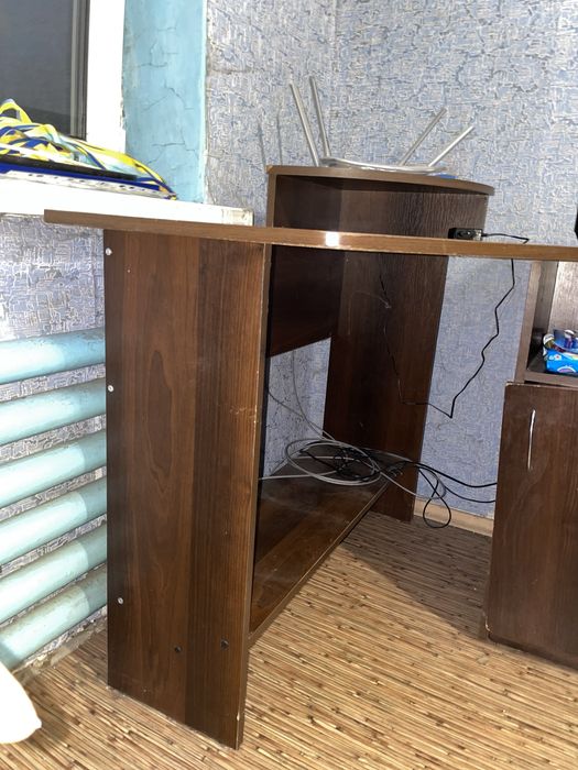 Стол писменный продаеться