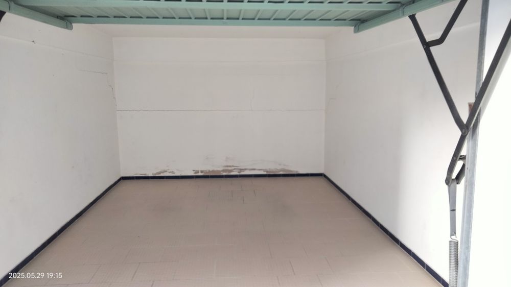 VENDO Garagem Box p 1 carro em condomínio protegido