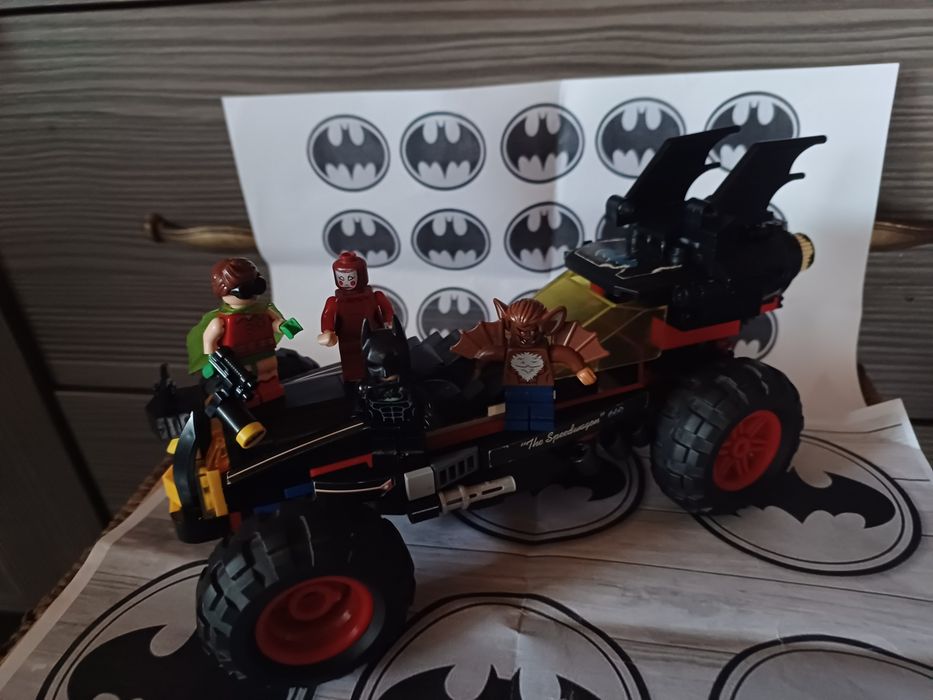 Набір Lego Batman аналог: бетмобіль+фігурки персонажів