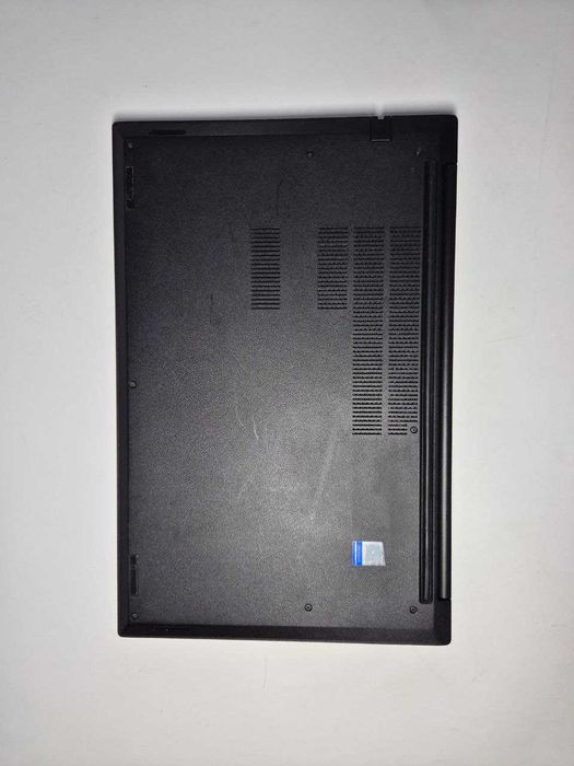 Lenovo E15 15,6 IPS Intel i5-10210U, 8 GB ОЗУ, SSD 128 GB+ 1 Tb