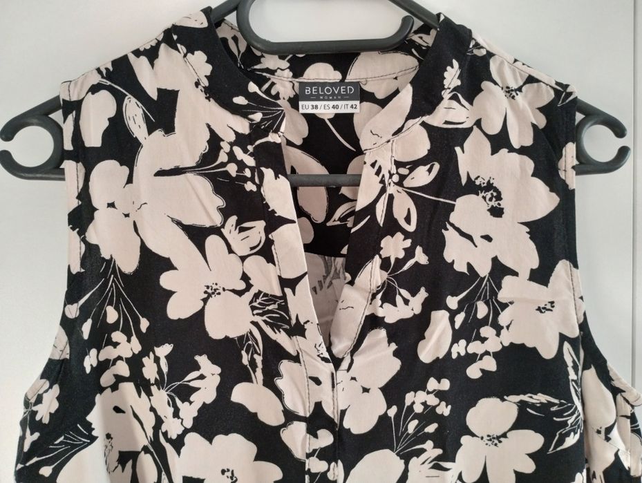 Bluzka bez rękawów r.38