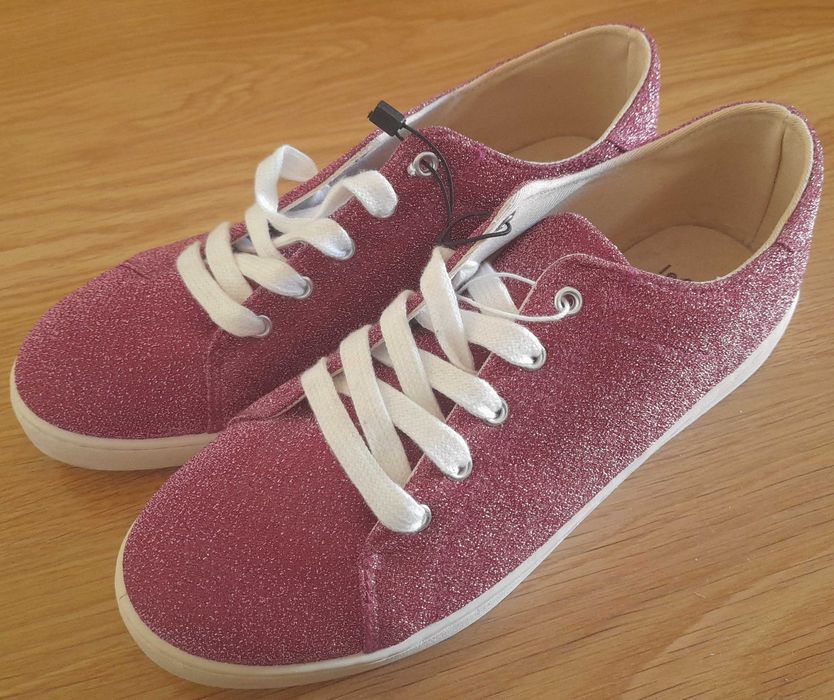 Ténis da marca Lefties (Novo): Tam 38-39