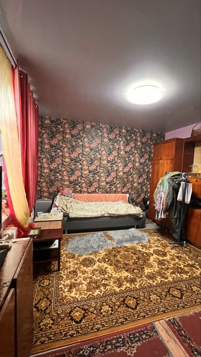 Продається двоповерхова квартира Леваневців,Приватному секторі Ліски