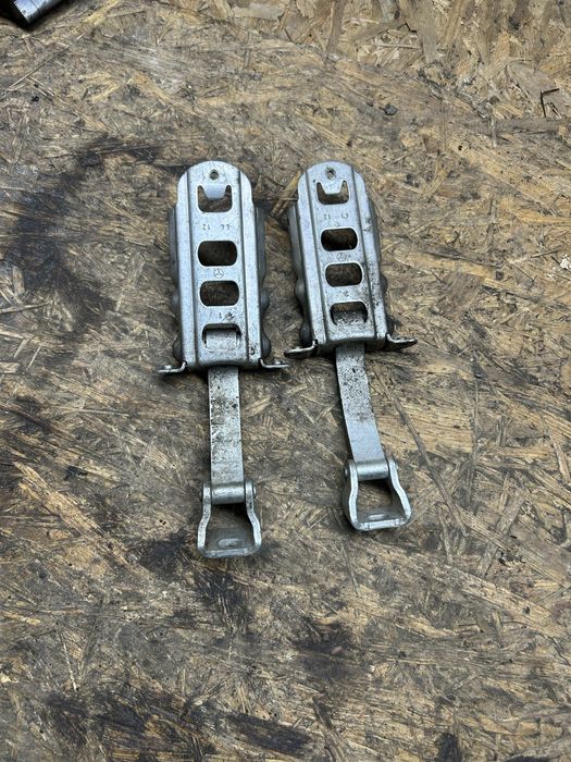 Обмежувач передніх дверей Mercedes Sprinter W906 2006-2018 A9067200316